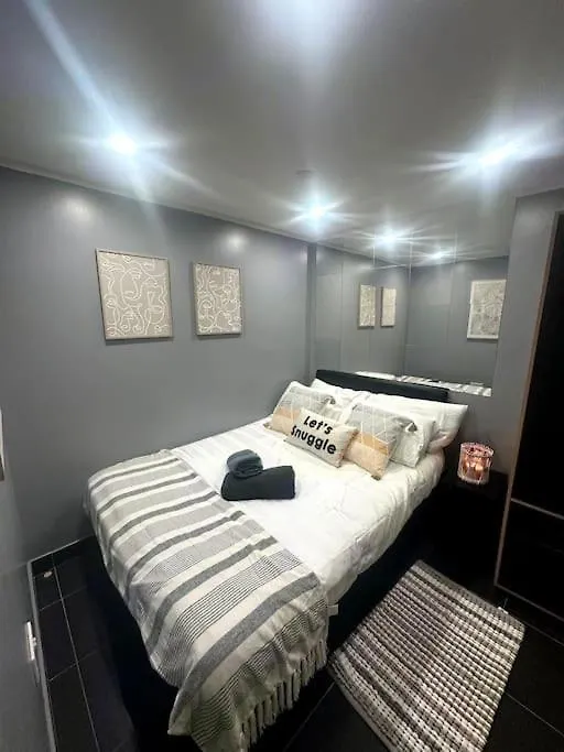 1 Bedroom Flat In Cardiff Center アパート